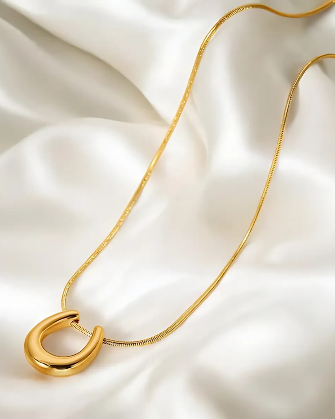 U shaped chain necklace