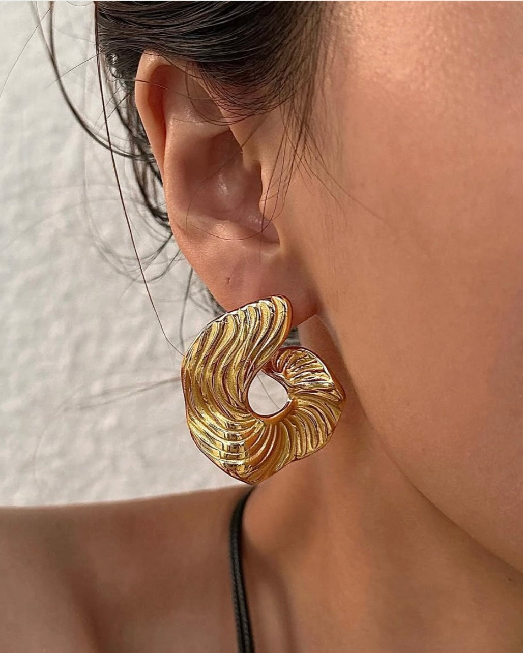 Kyle Swirl Earring