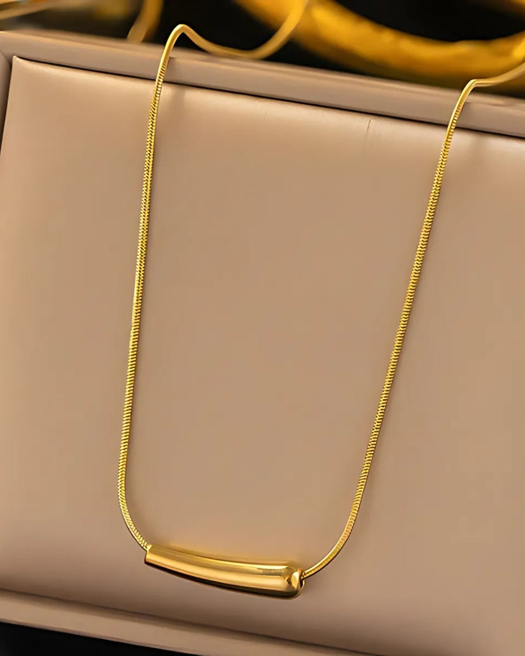 gold slow necklace
