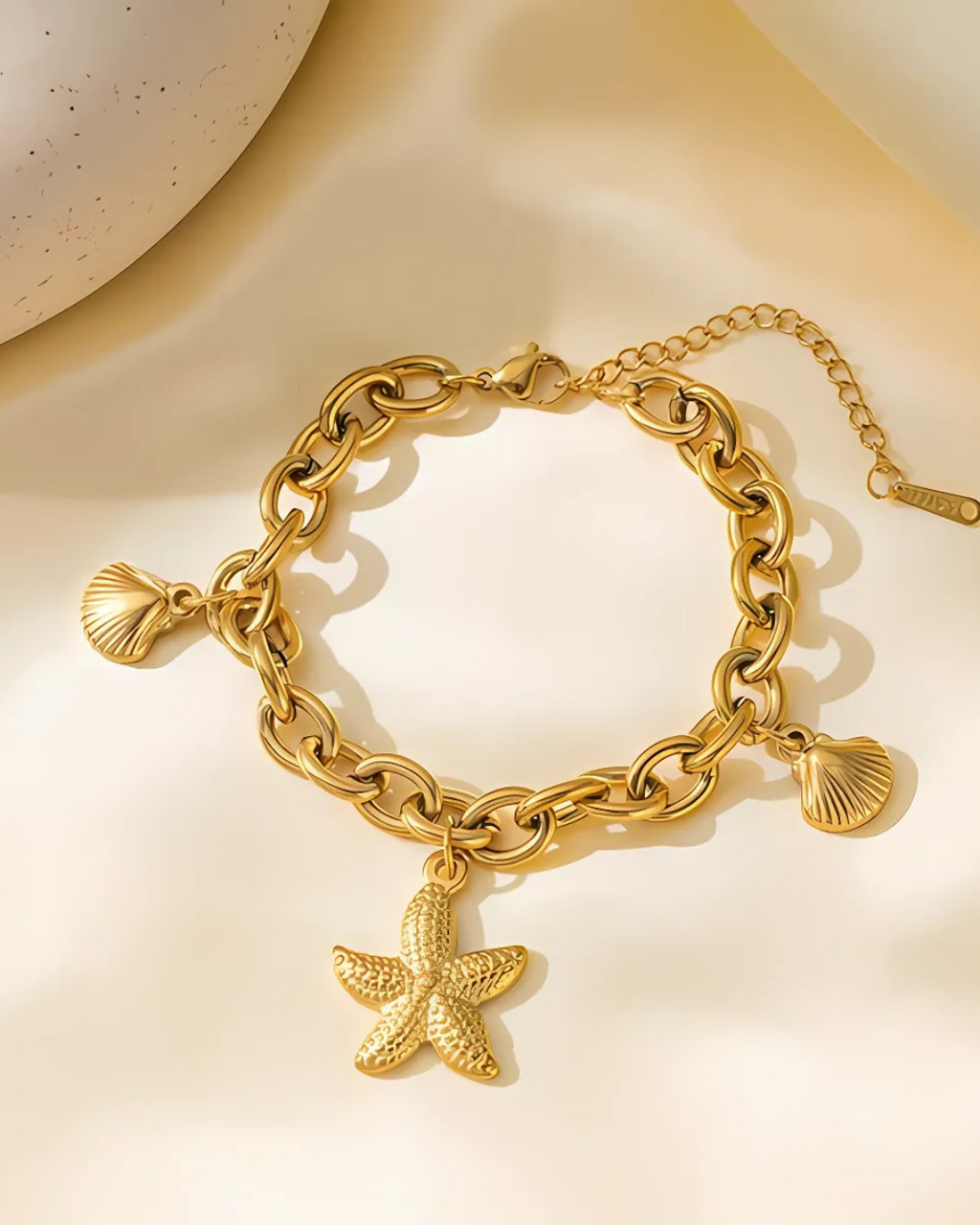 Sea shell and star bracelet