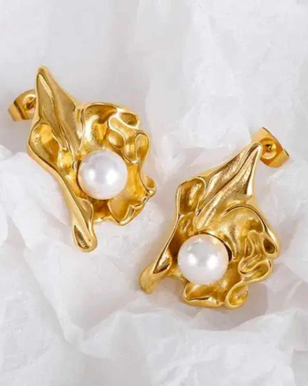 Roughed Pearl Earring