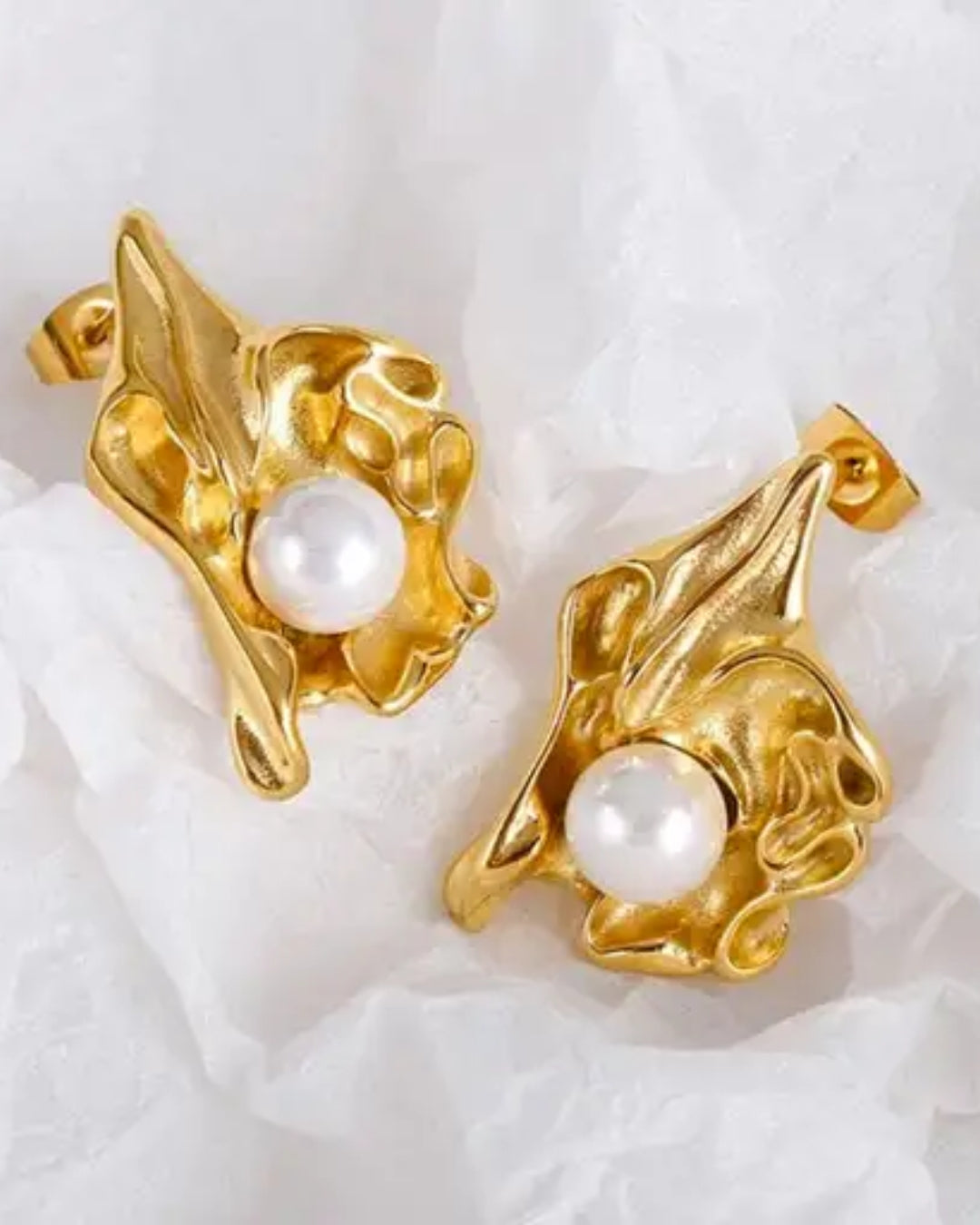 Roughed Pearl Earring