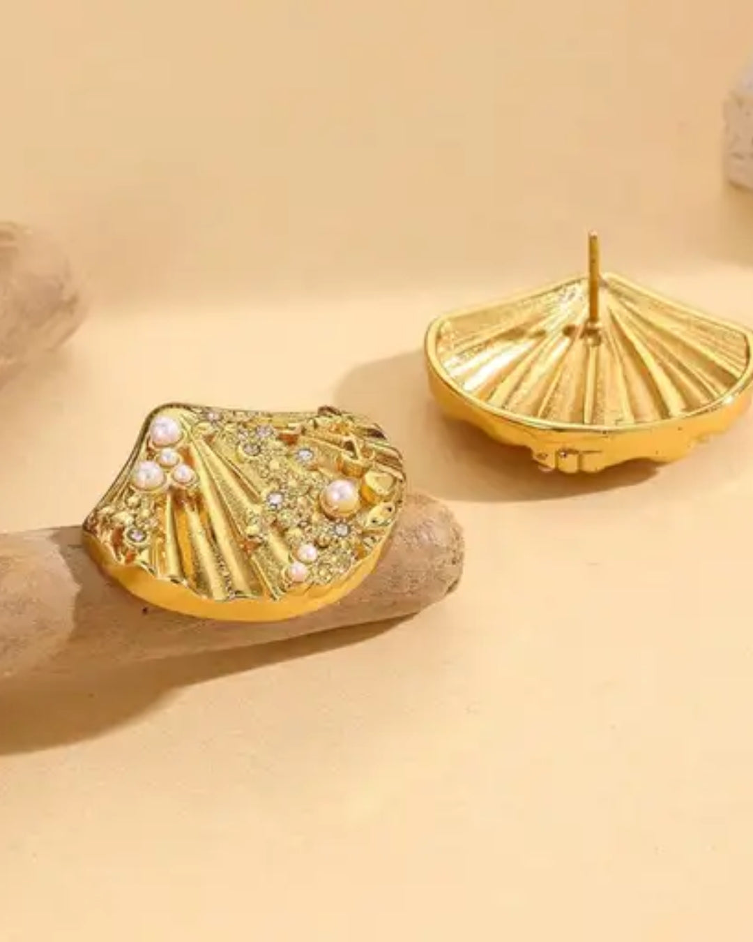 Classic Shell Earring