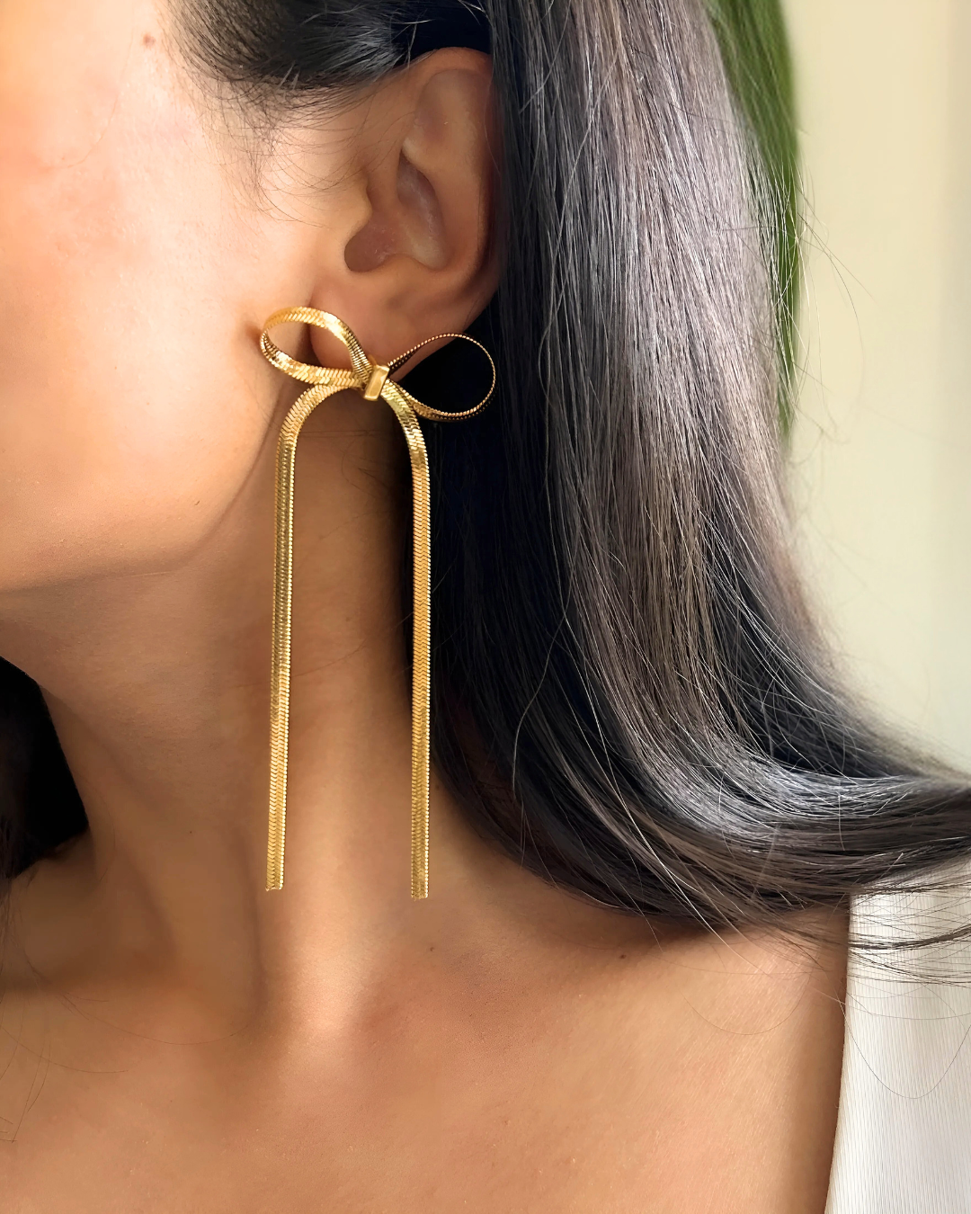 Long bow earring