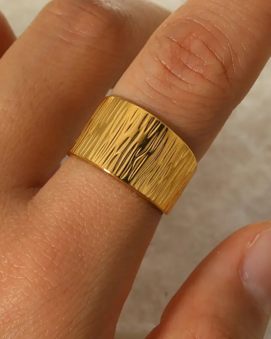 Dolce band ring