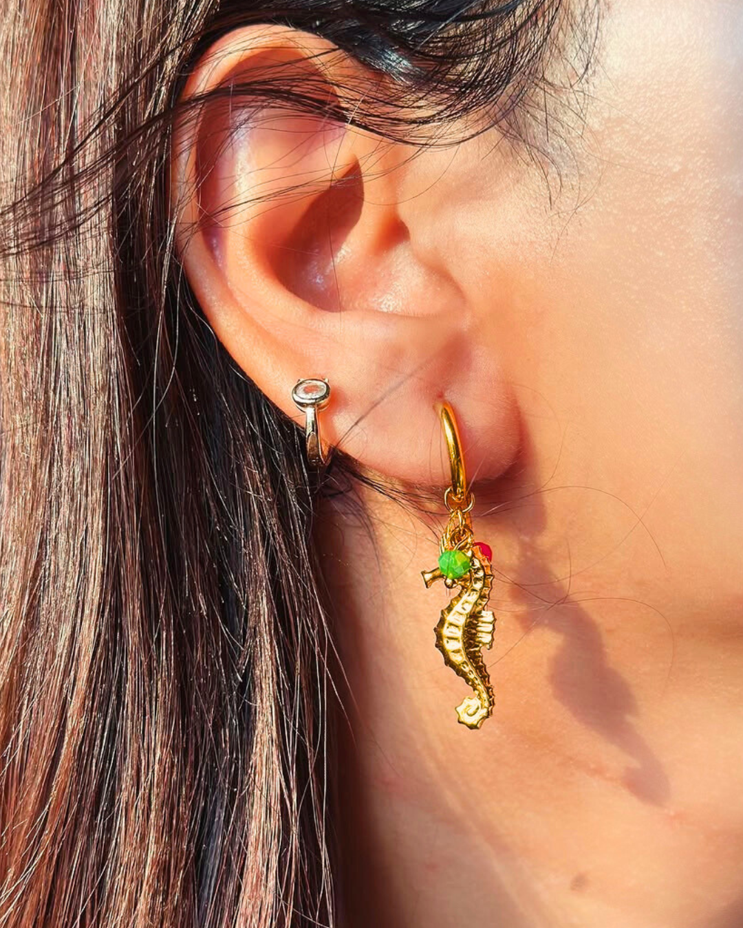 Sea horse charm earring